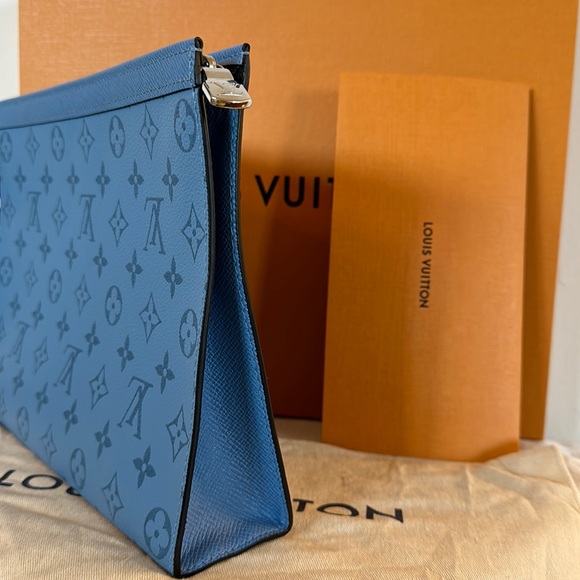 Authentic Louis Vuitton Pochette Voyage MM limited edition 2021 - Picture 4 of 16